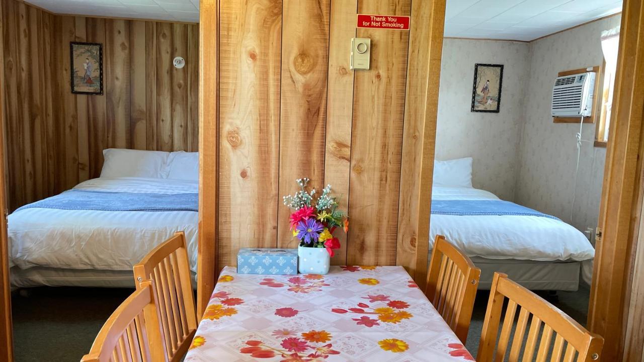 Rachel'S Motel And Cottages Surrey Exteriér fotografie